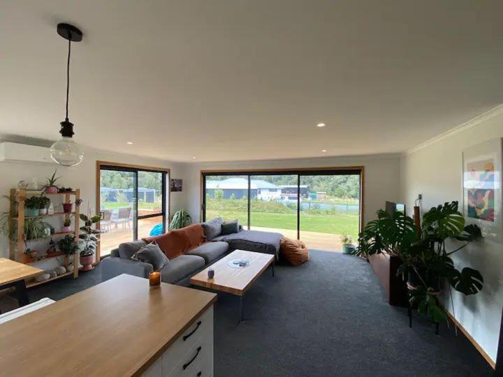 Enchanted Retreat In Greymouth Shared With Host Eksteriør bilde